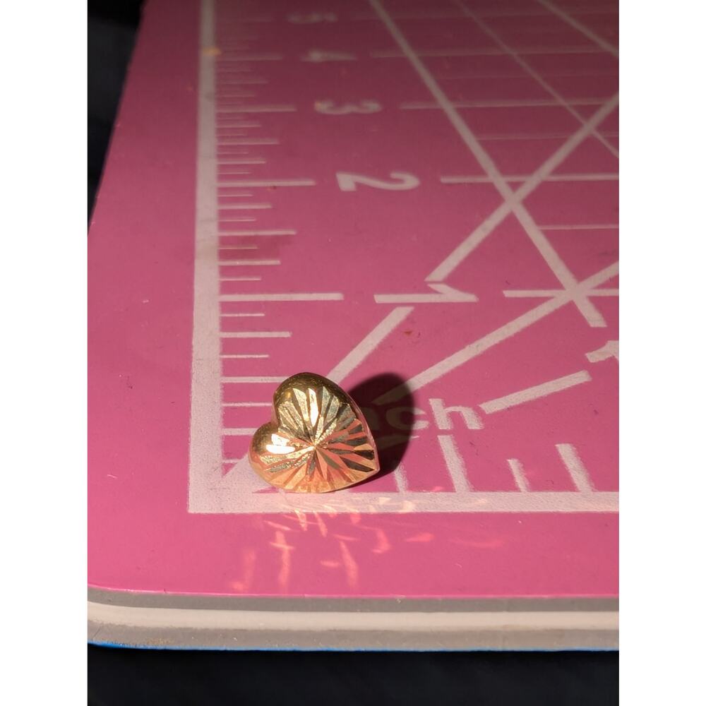 Marked 14K Diamond Cut Puff Heart Post Stud Earrings .41g - Picture 3 of 6